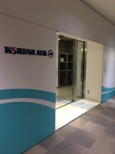 ハワイアン航空ビジネスクラスで大韓航空のKALラウンジ